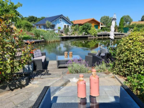 De Poort van Zeeland aan het water met jacuzzi